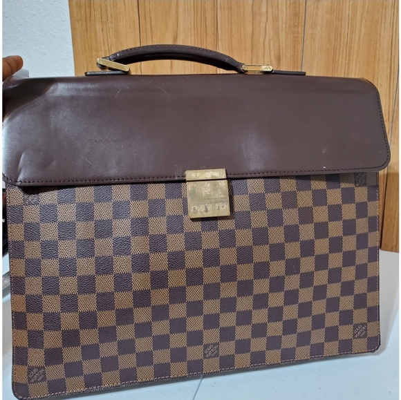 LOUIS VUITTON
Damier Ebene Altona PM Briefcase - Picture 5 of 11